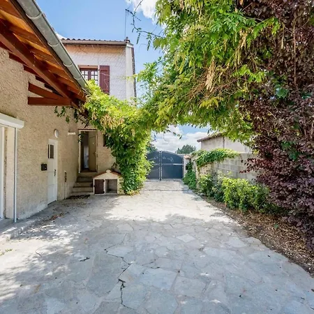Du Chateau *